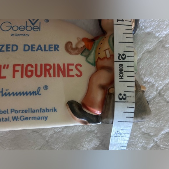 Vintage Goebel HUMMEL Figurines Collector's Display Plaque Sign Figurine (1947) - Picture 5 of 5